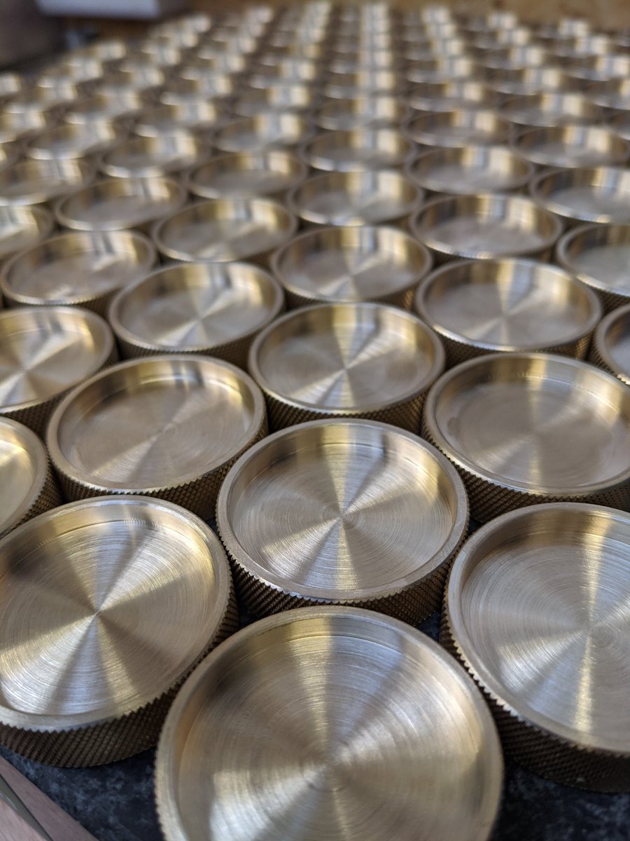 SICDltd's tweet photo. A batch of brass components hot off the lathe this week. 100 pieces in total! All knurled on the OD #knurling #lathe #ukmfg #ukmanufacture #Engineering #brass #machineshop #machinist #machining https://t.co/u5yyPbY8nM