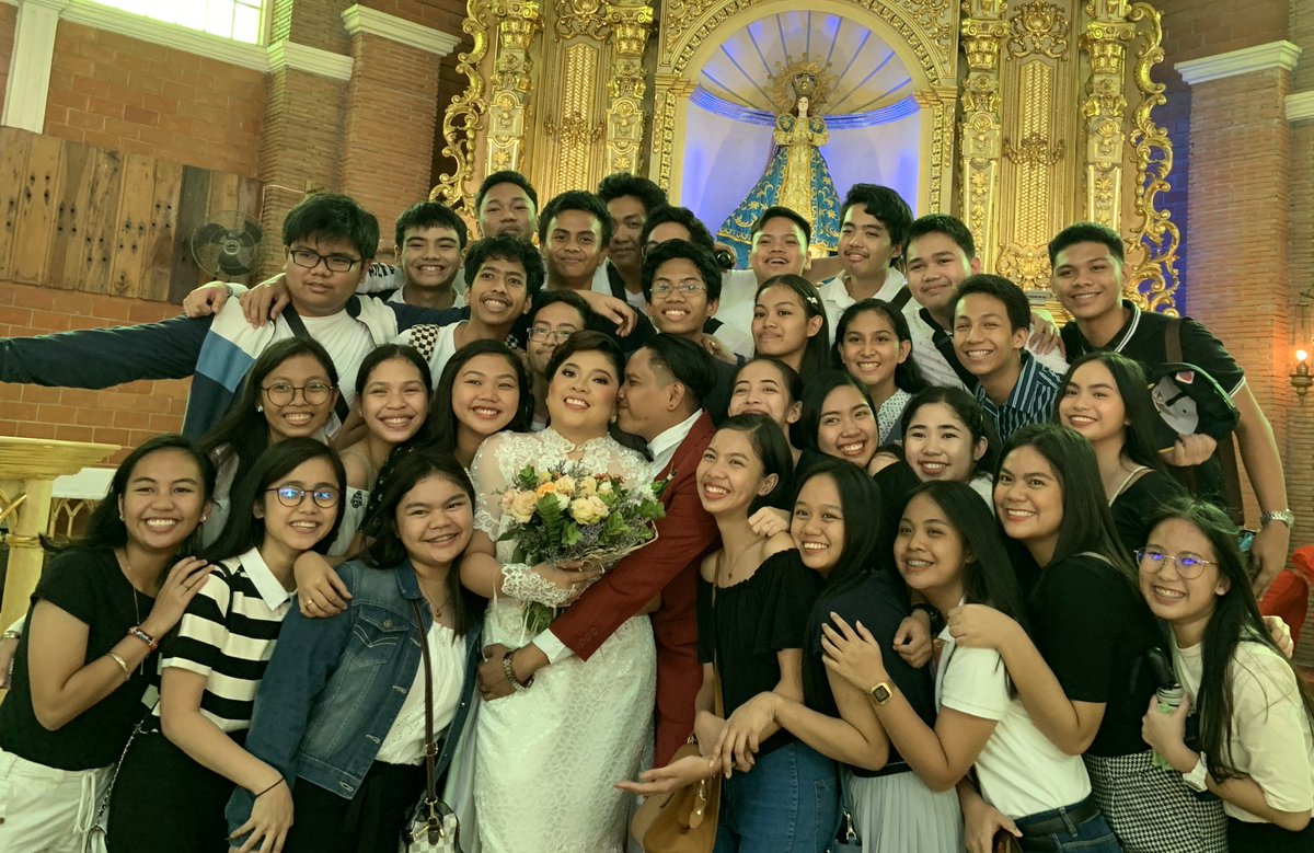 StJamesss1920's tweet photo. Best wishes to Mr. and Mrs. Reyes 🤍🖤 https://t.co/EzcPLTn2ar