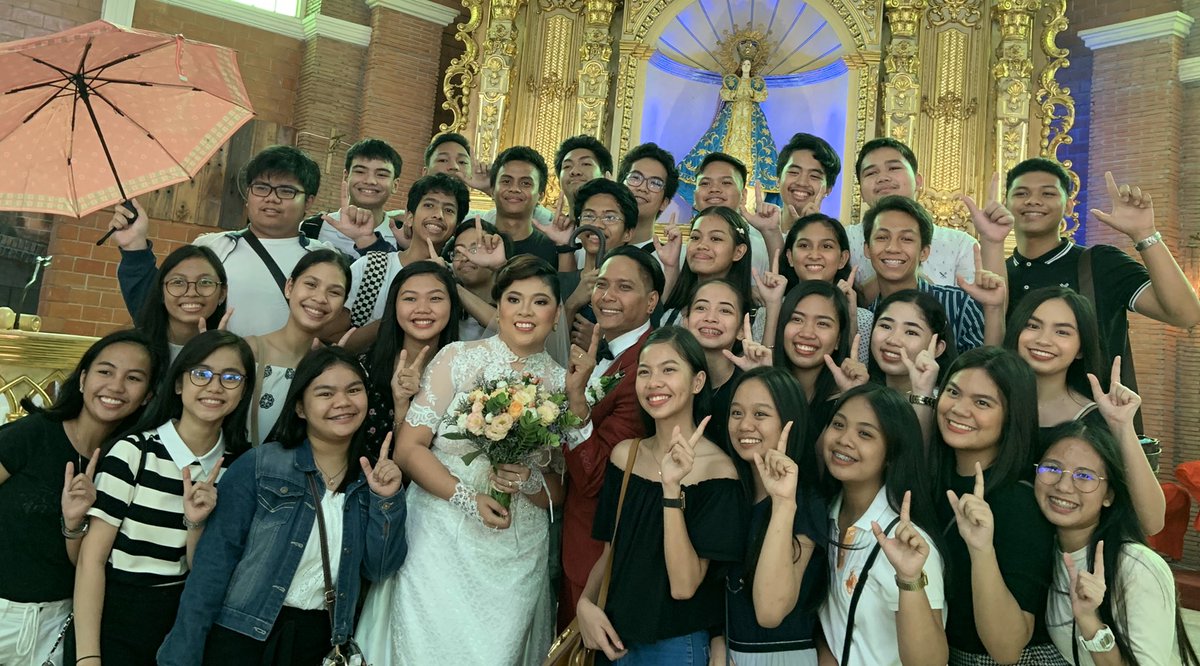 StJamesss1920's tweet photo. Best wishes to Mr. and Mrs. Reyes 🤍🖤 https://t.co/EzcPLTn2ar