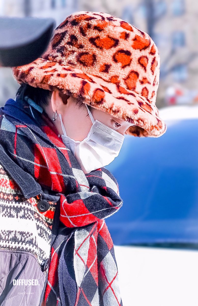 Diffused840824's tweet photo. 200131 뮤뱅 출근 ▫️HQ
🐻😷🐻(아 진짜귀여워마스크귀ㅇㅇ됴디두ㄱ여ㅇ애송이제일ㄱㅇㅇ>ㅁ<
#Yesung #예성 #김종운  #藝聲 #��ェソン 
#SuperJunior         #슈퍼주니어 https://t.co/p8iQZh0iWD