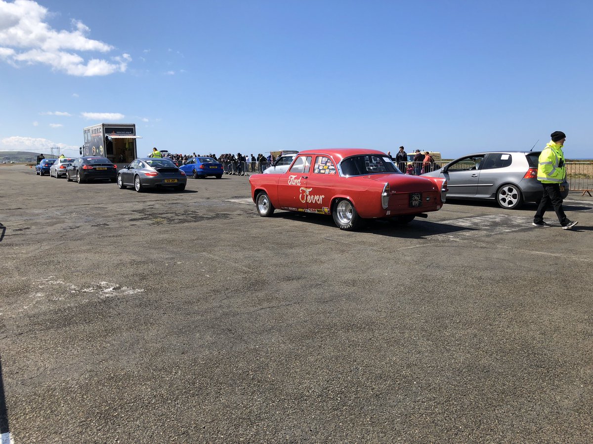 aydeecee12's tweet photo. My boys first drag race today. Bit scared tbh #race #dragrace #car #ford #fordfever #bigblock #fulllicense #cornwall #perranporth https://t.co/o7pBdPNU2c