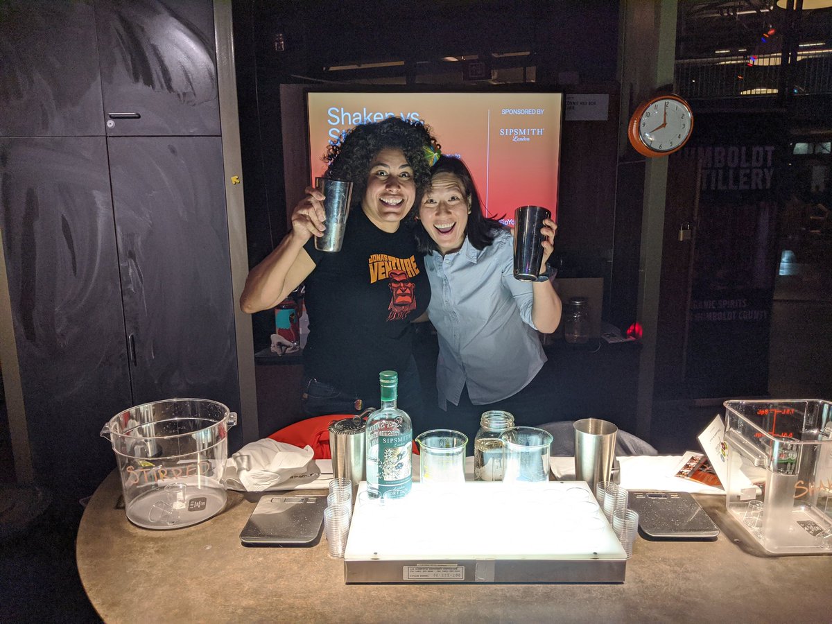 DarthScience's tweet photo. Had a blast at @exploratorium #ScienceOfCocktails with @ExploJulie #SipYourScience https://t.co/3PWCPO7hgf