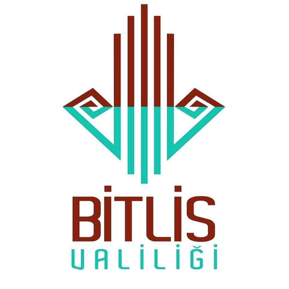 ÖNEMLİ DUYURU!
Bitlis - Mutki Karayolunun Karçın Başı mevkiinde oluşabilecek çığ riski nedeniyle; yol, fırtına ve tipi sonrası tekrar kontrol edilerek açılmak üzere geçici olarak trafiğe kapatılmıştır. 
Kamuoyuna saygıyla duyurulur. 
BİTLİS VALİLİĞİ