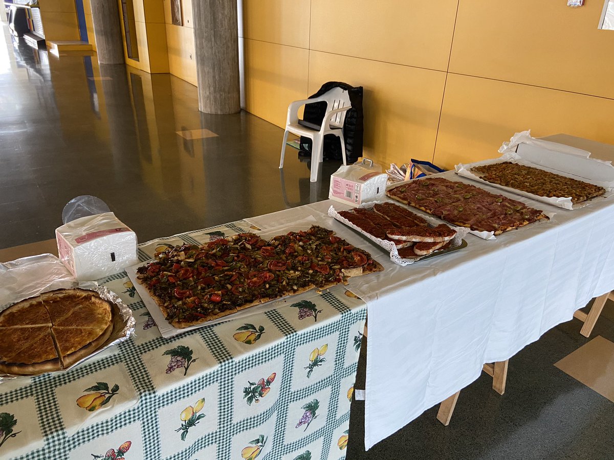 CNVoltor's tweet photo. Hora de desayunar, puedes escoger dulce o salado. IV Open Natació Trofeu Ciutat de Palma #SomVoltor #Natación #Pasión #IVTrofeu #Open #NatacioCiutatdePalma #Nacional #Paralímpicos #YesWithCancer https://t.co/duRuaAhumy