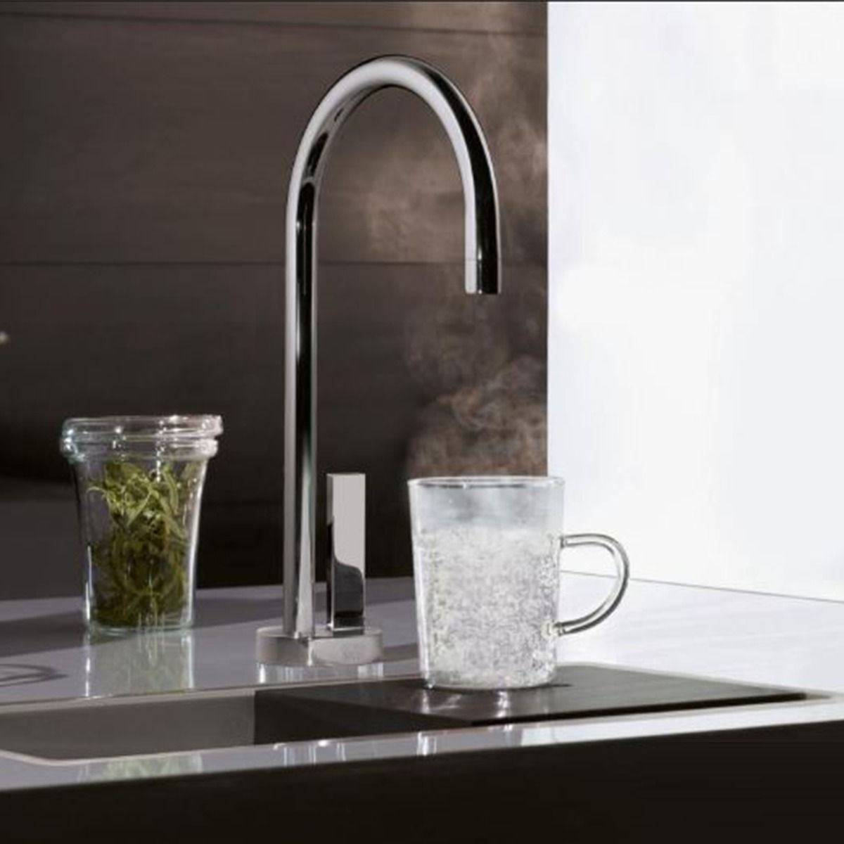 ConceptK_N1's tweet image. Dornbracht ‘Tara Ultra’ hot and cold-water dispenser.
It is the elegant details that determine the class of Tara looks. The extended body formally aligns the fitting. 
📧sales@conceptkitchensislington.co.uk
@Dornbracht #kitchentaps #kitchendesign
#germankitchens #kitchenworktops
