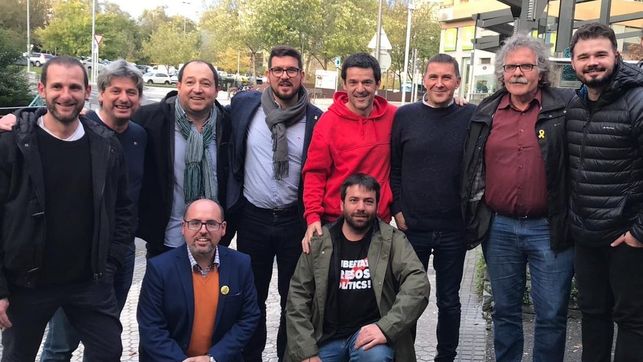llasjordi's tweet photo. @MontseCantinMas @pfossas @yeyaboya @RogerHeredia83 @rogeretCAT @assemblea @Esquerra_ERC No se'n perd cap ocasió, en @rogerheredia83, per donar protagonisme a @Esquerra_ERC . 
I podria fer-ho, però és lleig el mantenir ser membre del #SN per gloria i panegíric d' #ERC un partit, que ni és partidari de la #unitat ni de la #unilateralitat com l' @assemblea 
#Cessament https://t.co/hpWx14T4vS