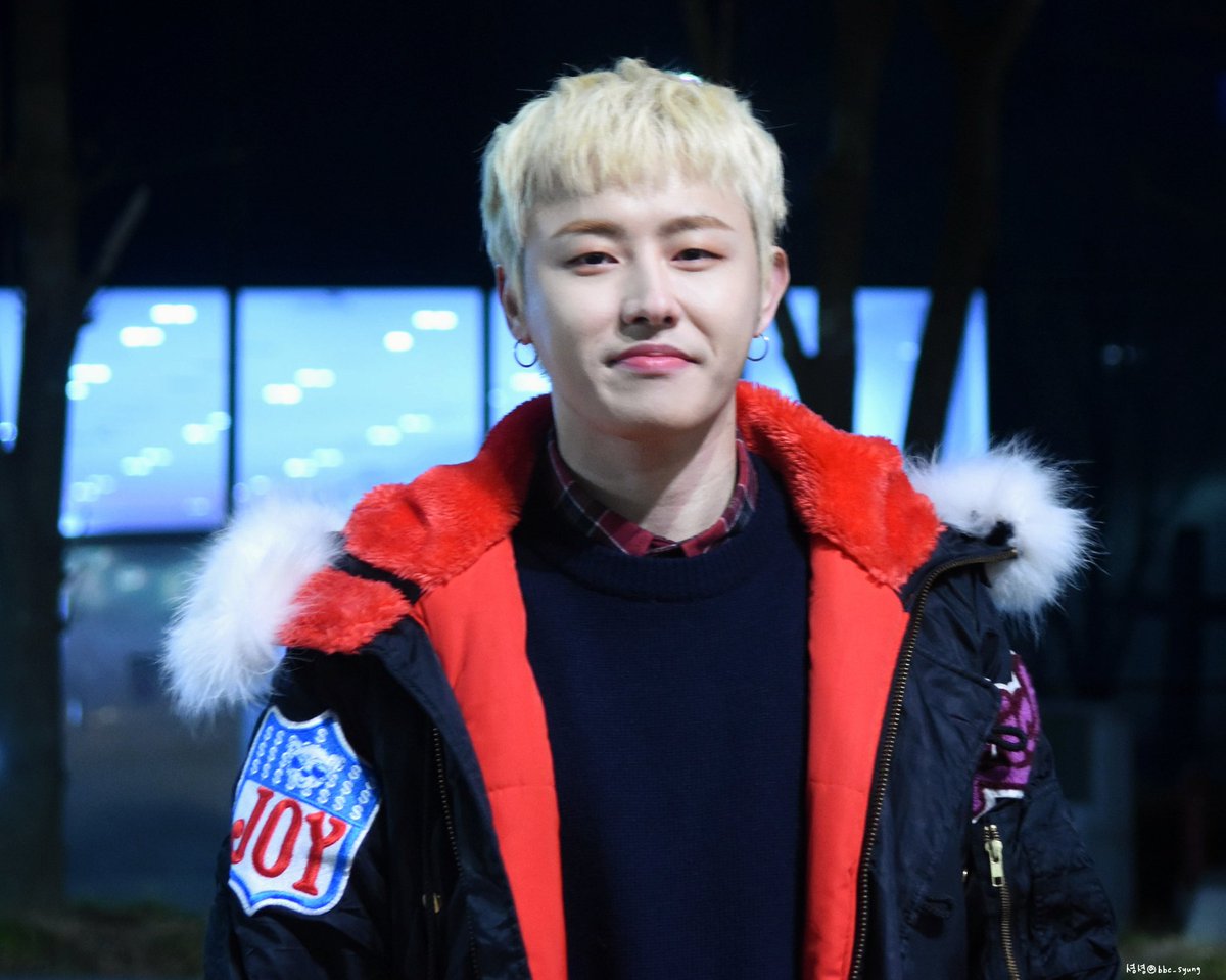 bbc_syung's tweet photo. 20191202월 파오케 #Power_Of_K
#유권 #김유권 #미니팬미팅

😳😳😳😳😳

@blockb_official #셩셩 https://t.co/2bCkUgbFVM