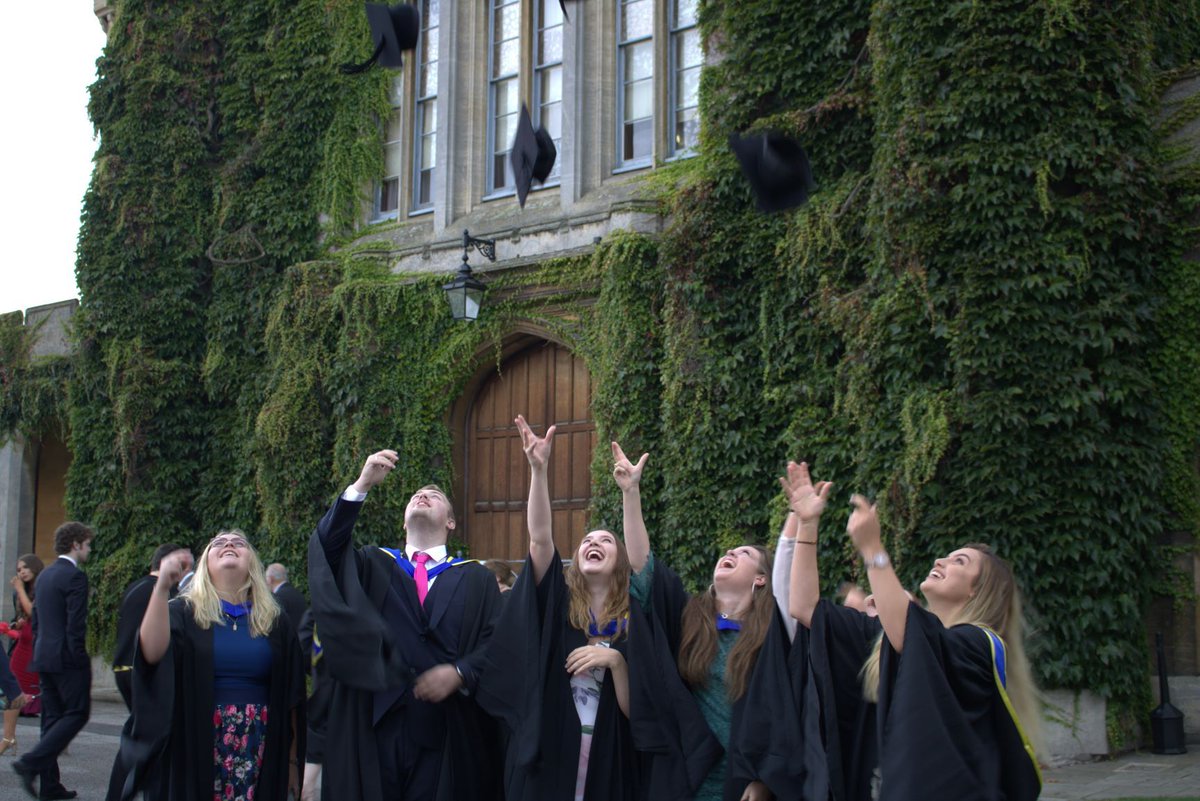 Welcome to everyone attending Your First Day today, we hope you #LoveLincoln as much as we do! As you're all coming from far and wide, let's do a challenge... Map your home town in emojis in the replies! Here's our take on Lincoln: 
⛪🏔️ 🏫🦢🎓