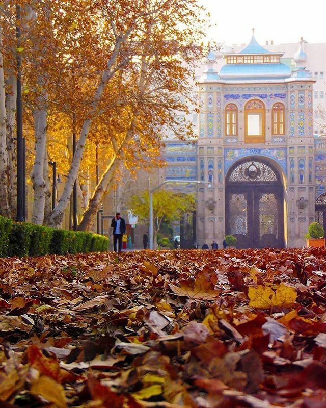 CafeGardesh's tweet photo. .
سردر با�� ملی یکی از ارزشمندترین و زیباترین بناهای به جای مانده از دوران قاجار و بازسازی شده در دوره پهلوی اول در #تهران
.
📷by: @akbarp0r
.
#ایرانگردی #ایران #ایران_را_باید_دید #توریست #گردشگری #ایران_زیبا #ایران_گردی #طبیعت_زیبا #معماری #سفر #قدیمی… https://t.co/iWQ11Ww2oc https://t.co/oDLk61X2TG