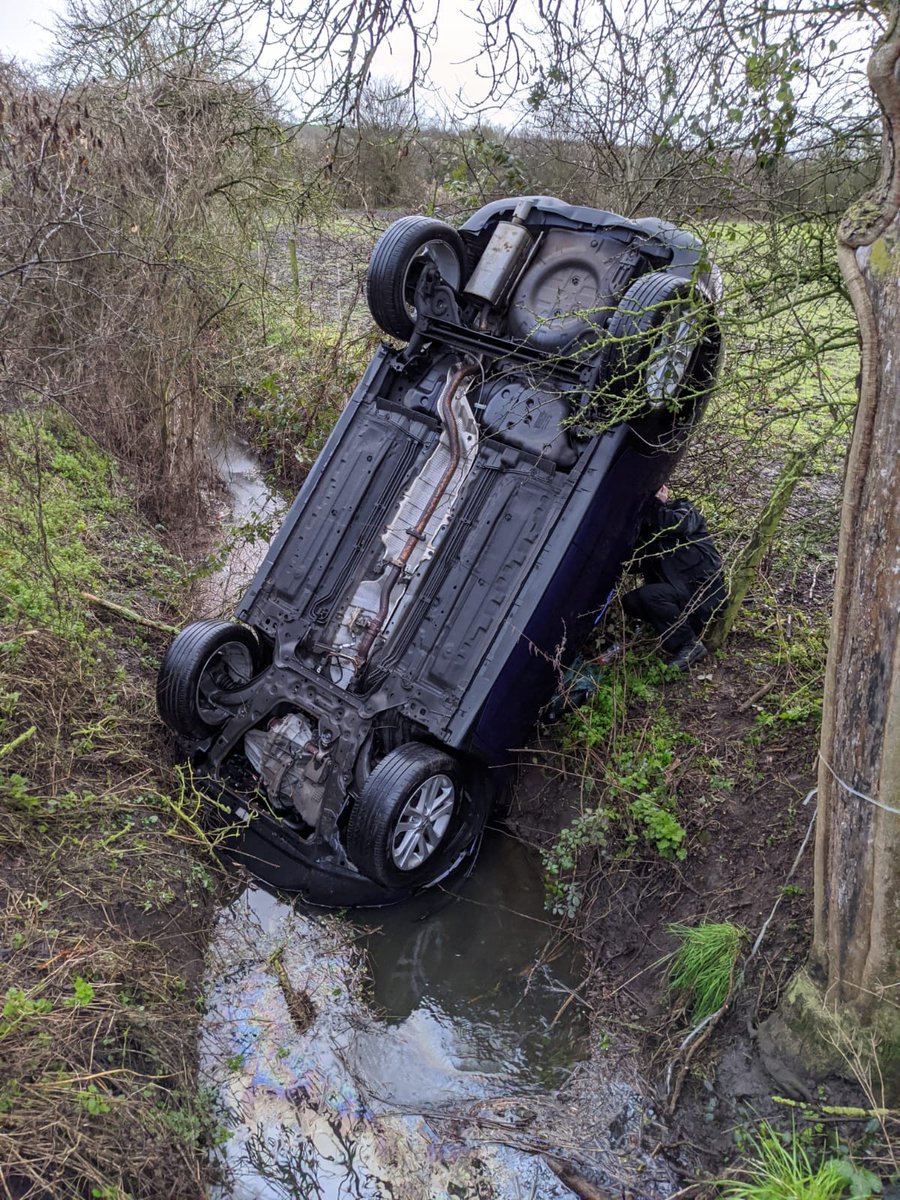 One of our SC's assisted local units with a RTC this morning in Rawreth

No injuries, only slightly damp 🌊🚙🚓
