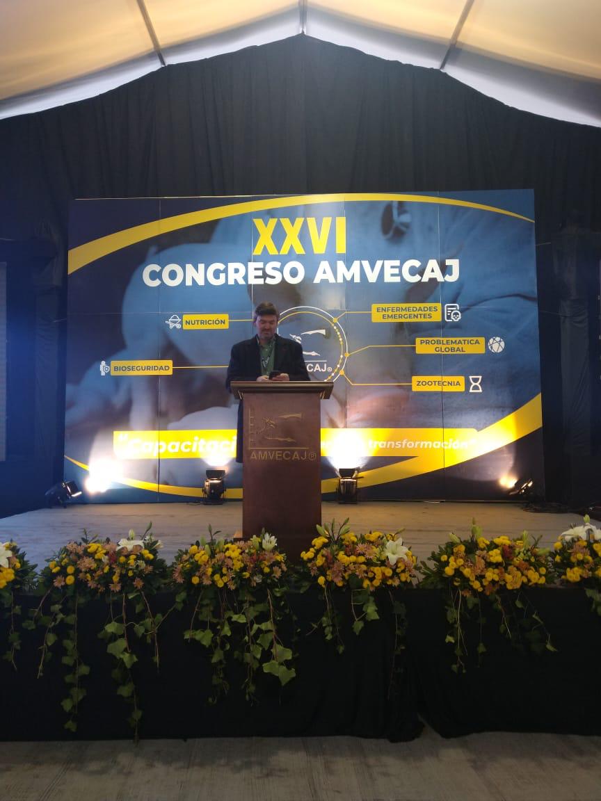 mecsegales's tweet photo. Conferencia Aviporck - Segalés en XXVI Ciclo de Conferencias AMVECAJ 2020. Tepatitlán de Morelos, Jalisco, México. En directo, Roberto Maisonnave. Adecuación y tratamiento de excretas. #AMVECAJ #porciculturaMexico #excretas #adecuacionytratamientoexcretas #Segalés #Avipork https://t.co/wWZdpzNM4A