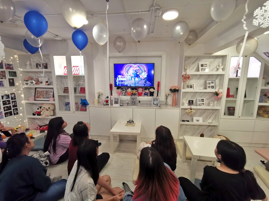 seatmtc's tweet photo. กรี๊ดกันลั่นร้านนน​ 555555​ 

#BeautifuldayJAYSONG https://t.co/COX9jKjbl5