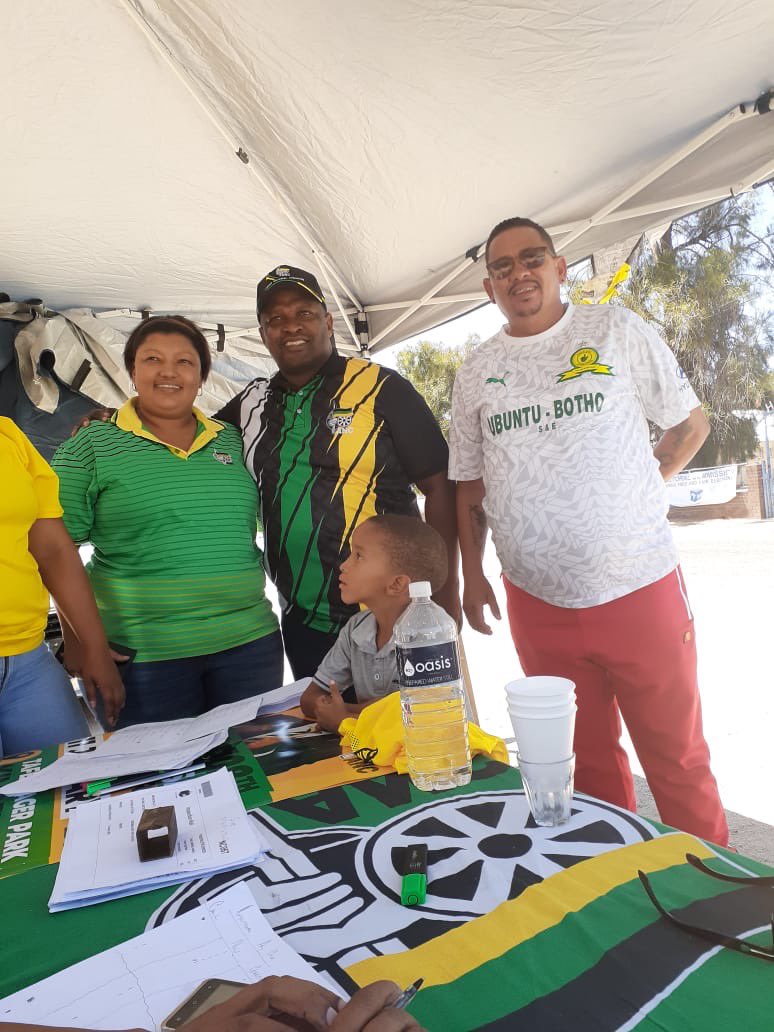 NgxangaDeshi's tweet photo. Preparing for the by-election in Poffader. https://t.co/t4mAwe3QK6