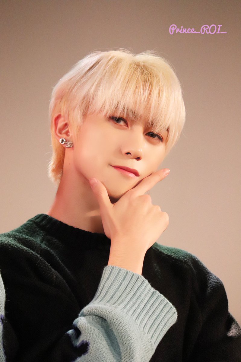 Prince_ROI_'s tweet photo. 191220  도쿄 2부 phototime

너무너무 멋있다🥺💗

#타겟 #TARGET #ROI #로이 #ロイ #주영웅
@target7japan  
@TARGET7_K 
@target7official https://t.co/xppS2kUZkL