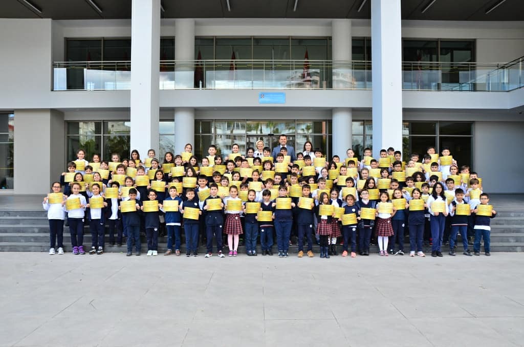 Antalya Kolejinde Beyin Olimpiyatları 1. Aşama Sınavı Uygulandı

Antalya Koleji Konyaaltı Kampüsü öğrencileri, Dünya Zekâ Oyunları Federasyonu Türkiye temsilcisi olan Türk Beyin Takımı'nın düzenlediği Beyin Olimpiyatları 2020 seçmeleri için, 1. aşama sınavlarına katıldı.
 -