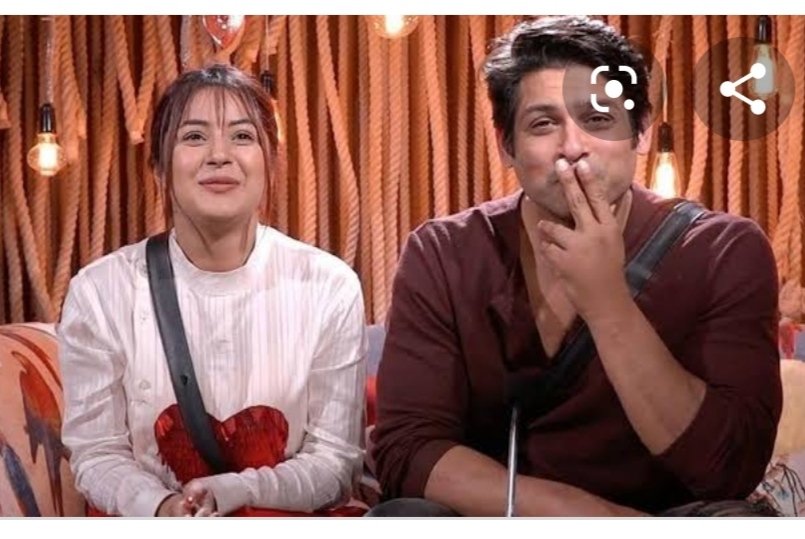 ShehnazReal's tweet photo. Awww dono zorawar shukla gill ke liye school decide kar rhe hai 
Sana:mein toh zorawar ko hostle mein daluingi taki bacche maa par jaein
Sid:tu rehne de https://t.co/hYNeQjrkQK
