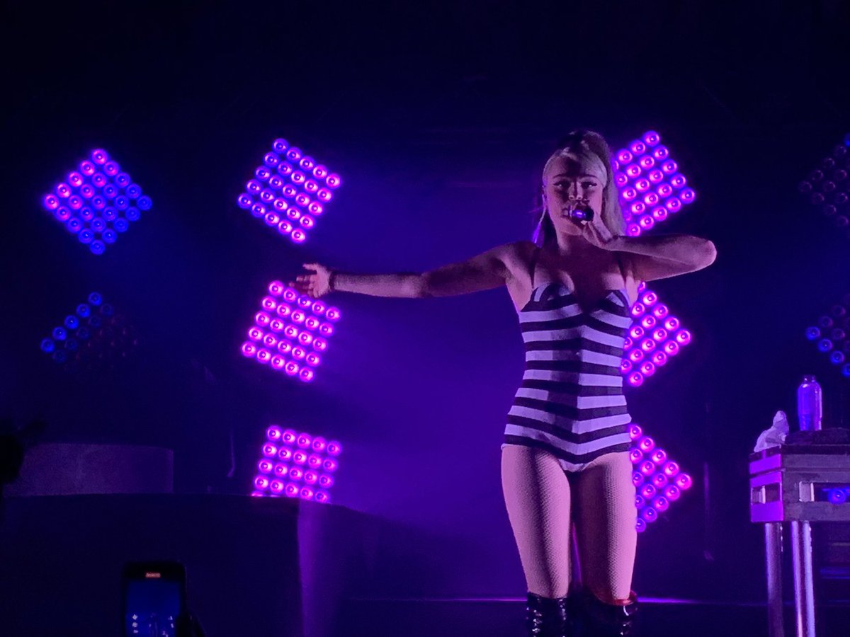Mattaroon's tweet photo. #KimPetras slayed it last night in #Birmingham #ClarityTour #TheClarityTour https://t.co/zWLaG4WY5C