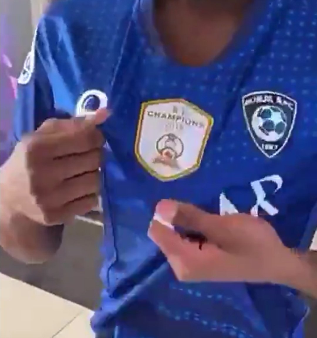 ما لكم حق  . المفترض اللي يكون على الصدر  الشيخ أحمد الفهد يستاهل  🤠
#بيتروس