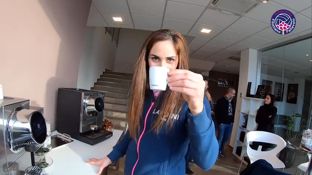 marybiancaoff's tweet photo. Questa sera ore 20.30 la Lardini Filottrano scenderà in campo contro la Bartoccini Fortinfissi Perugia!

Diretta RaiSportHD

https://t.co/YHQkvX4h0y

#marikabianchiniofficial #STG #LardiniFilottrano #FilottranoVolley https://t.co/2K30fncO3A