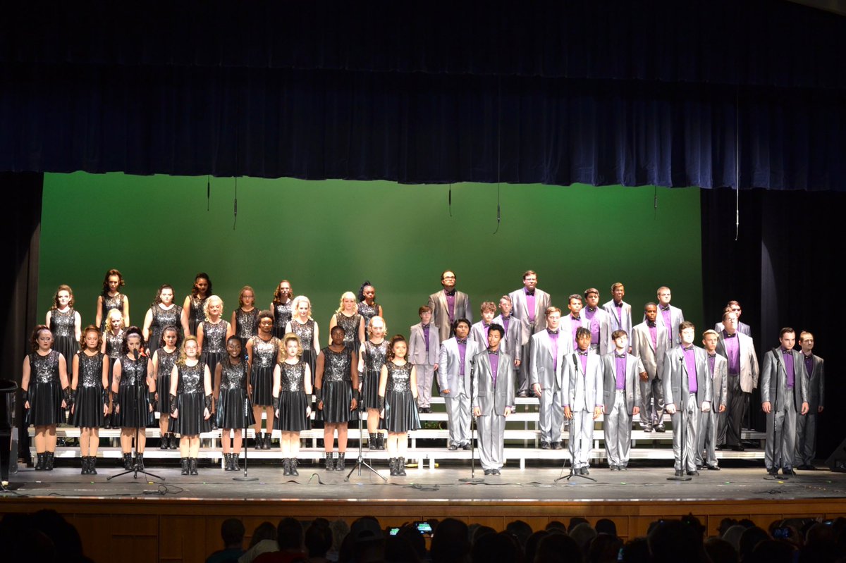 DC_Show_Choirs's tweet photo. Ready for another great show choir day!  The DCHS Expressions and Goldenaires are on their way to Edgewood High School for the 2020 Contest of Champions!  #decaturproud https://t.co/2Eeijgk9US
