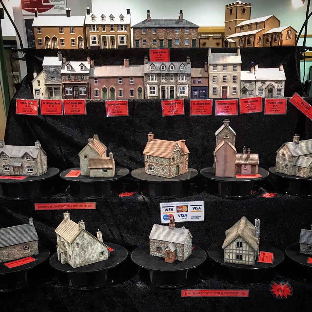 Beas_Hive's tweet photo. The doors are open & we’re braced for a super busy day at the British Festival Of Railway Modelling... you can find us on stand 9 😊
#petiteproperties #petitepropertieskits #ppstand #railwaymodelling #beasworkbench #ngauge #OOgauge #Ogauge #modelrailway https://t.co/3ZyivyFLSX
