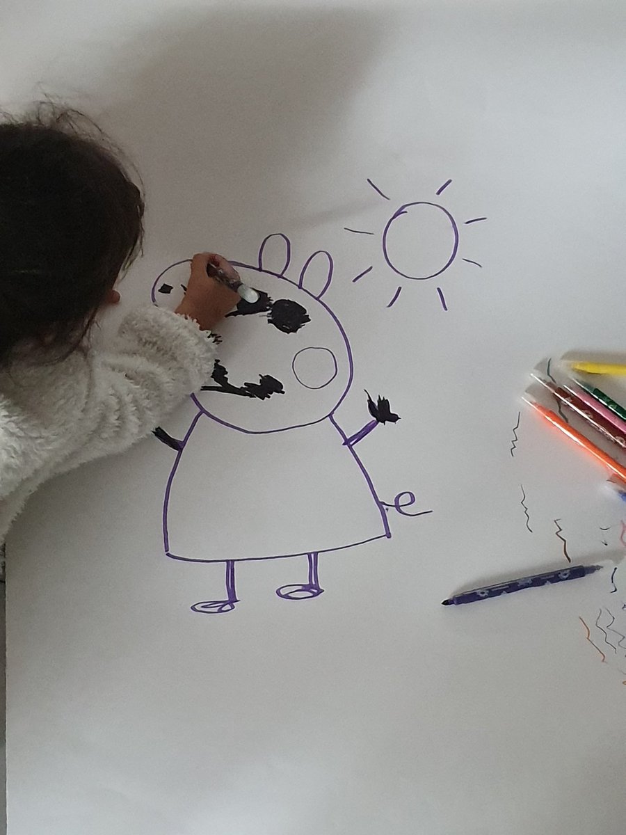 pixel_mary's tweet photo. Peppa Pig mutando en la niña de The Ring un sábado cualquiera #MotherinTech https://t.co/DtG40RyNgv