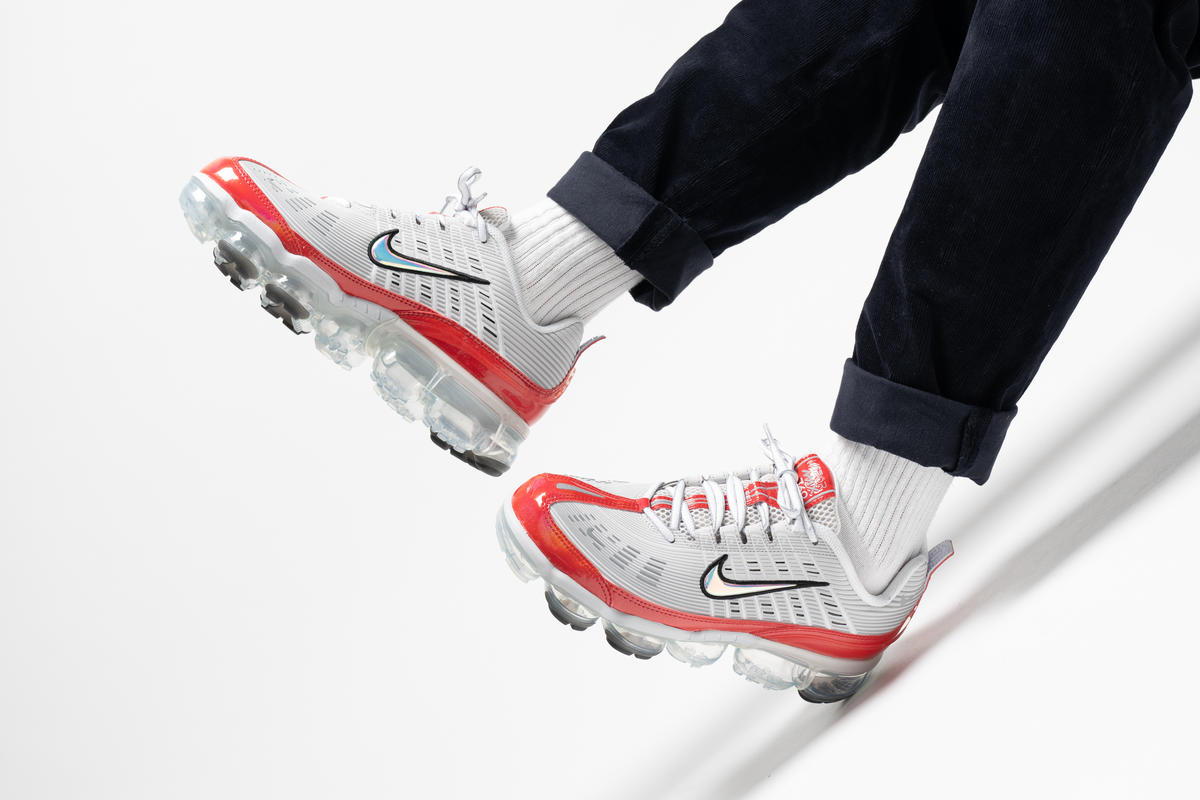 nike air vapormax 360 red and white