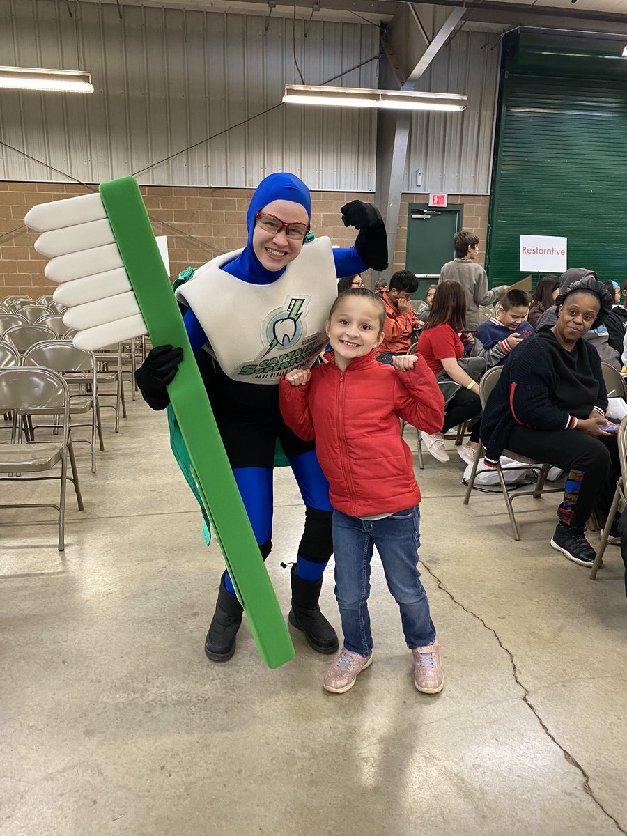 DeltaDentalOK's tweet photo. Super smiles happening at #OkMOMstillwater! #CaptainSupertooth #OKsmiles https://t.co/RwZaEXV1RY