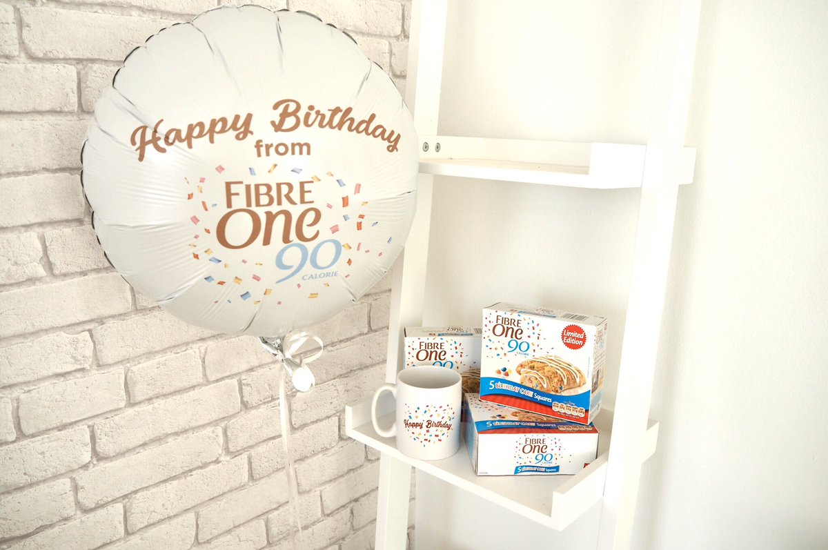 BeccaRoseTweets's tweet photo. I just got sent this amazing belated Birthday package from @FibreOneUK and GUYS Iβve just had one of the new Birthday Cake squares (okay I had two) and they are SO GOOD! The taste like the Disney birthday cake rice crispy treats! I LOVEEEE! #tweetmorecake #fibreone π https://t.co/TLPQDRV4My