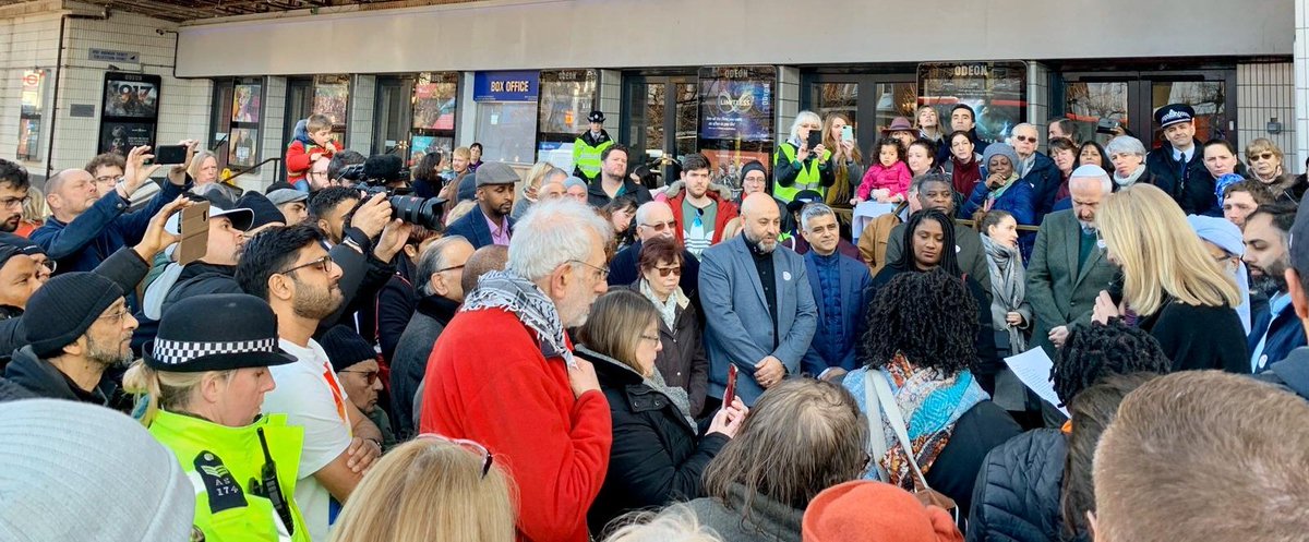 SadiqKhan's tweet image. The unity and love at today's #StreathamStandsTogether event showed the true spirit of our city. 

Londoners will:

❤ never bow down to fear
❤ never be broken by terrorism
❤ never see our diversity as a weakness, but one of our greatest strengths.

#StreathamIsOpen ❤