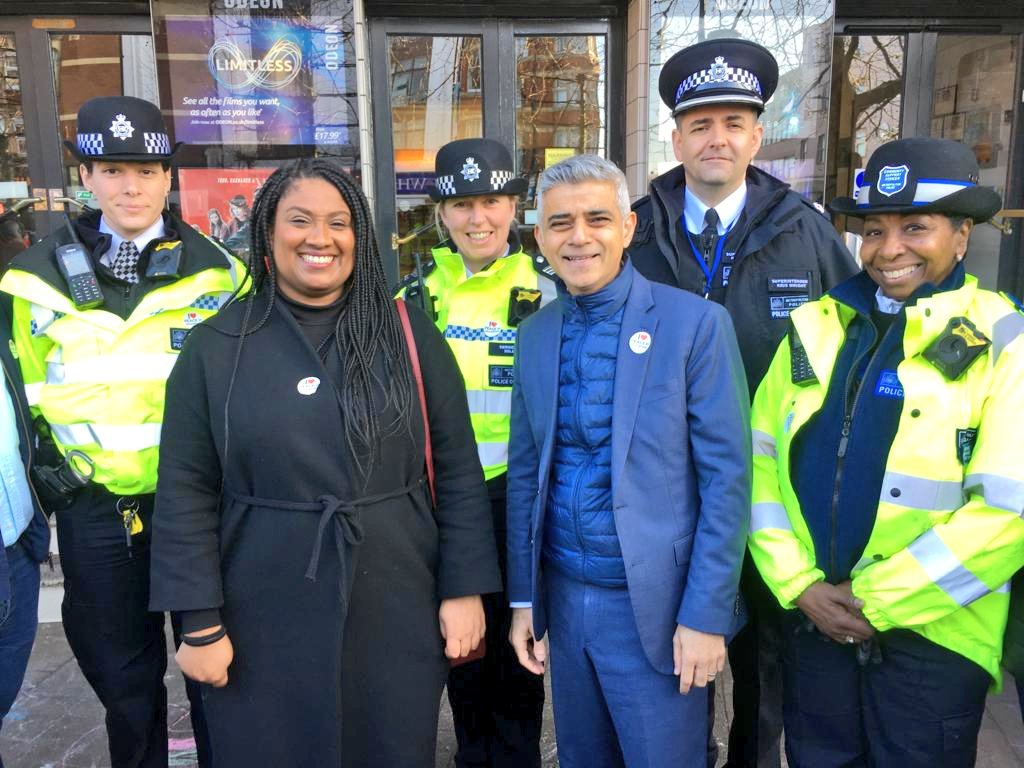SadiqKhan's tweet image. The unity and love at today's #StreathamStandsTogether event showed the true spirit of our city. 

Londoners will:

❤ never bow down to fear
❤ never be broken by terrorism
❤ never see our diversity as a weakness, but one of our greatest strengths.

#StreathamIsOpen ❤