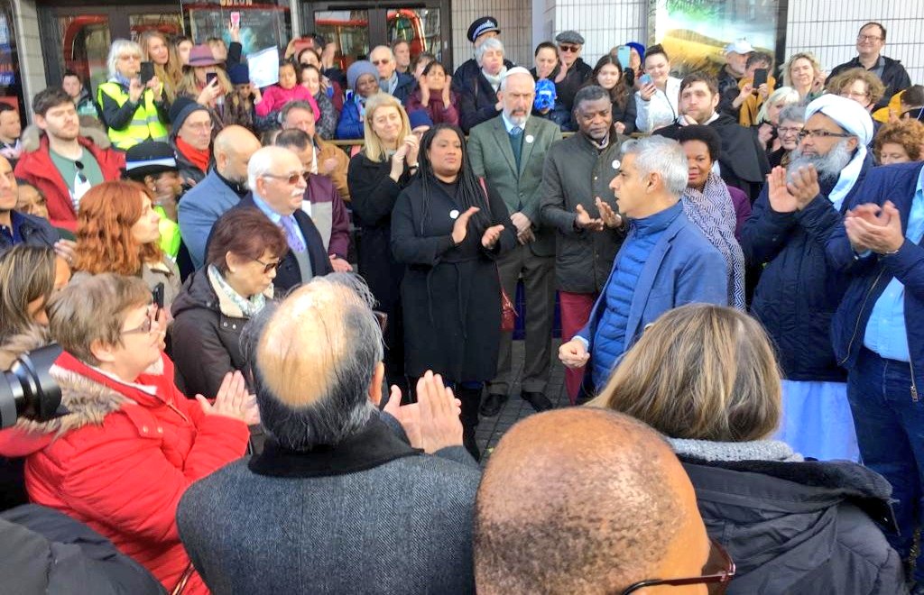 SadiqKhan's tweet image. The unity and love at today's #StreathamStandsTogether event showed the true spirit of our city. 

Londoners will:

❤ never bow down to fear
❤ never be broken by terrorism
❤ never see our diversity as a weakness, but one of our greatest strengths.

#StreathamIsOpen ❤
