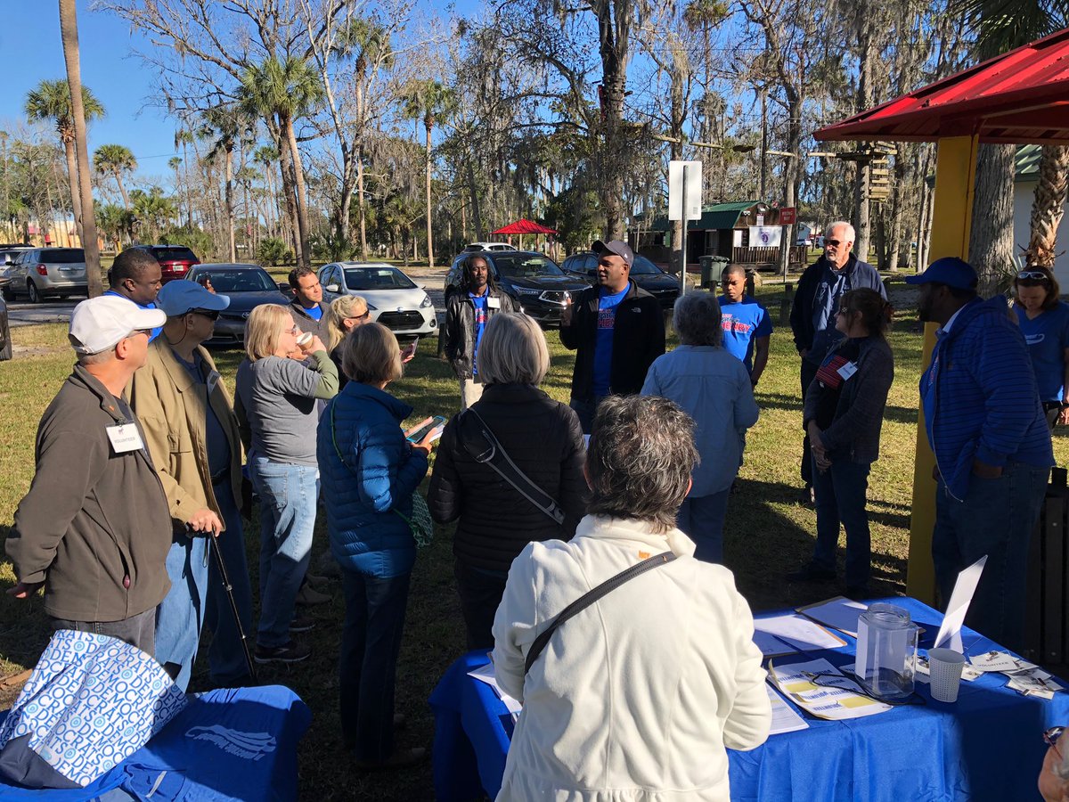 FLHouseVictory's tweet image. @RepBobbyDuBose joins frmr. Rep. Patrick Henry running for #HD26 in S. Daytona @ his canvassing kick off. Speaking to #FLVoters about what keeps them up at night is how we create positive change &amp;amp; policy. #OTRBlue #HV2020