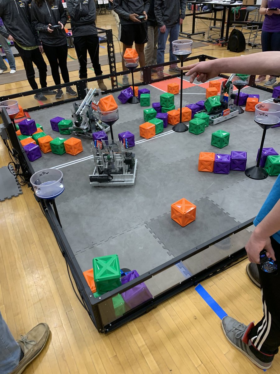 PrincipalGilbe1's tweet photo. VEX in the Valley! https://t.co/NQZro6TTbw