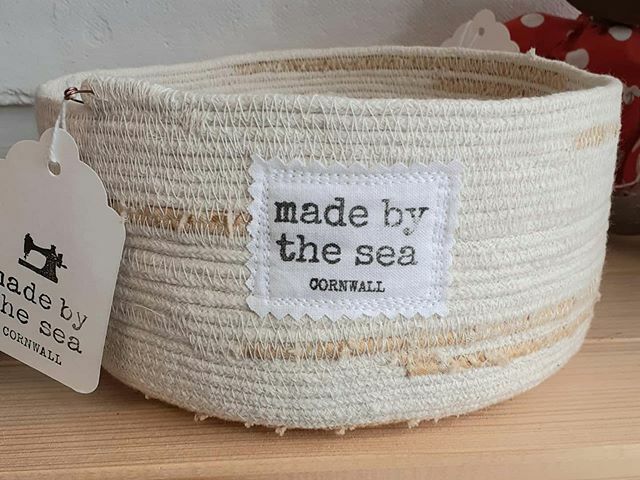 JSDean99's tweet photo. Braided cord bowl. Perfect for chucking stuff in! Available in the shop and Etsy shortly. 
#madebythesea #madebytheseacornwall #creative #oneoff #cotton #upcycle #upcycling #shoplocal #justacard #cornishbusiness #smallbusiness #handmade https://t.co/Z9xB8BbgVH https://t.co/WZvnxw62oN
