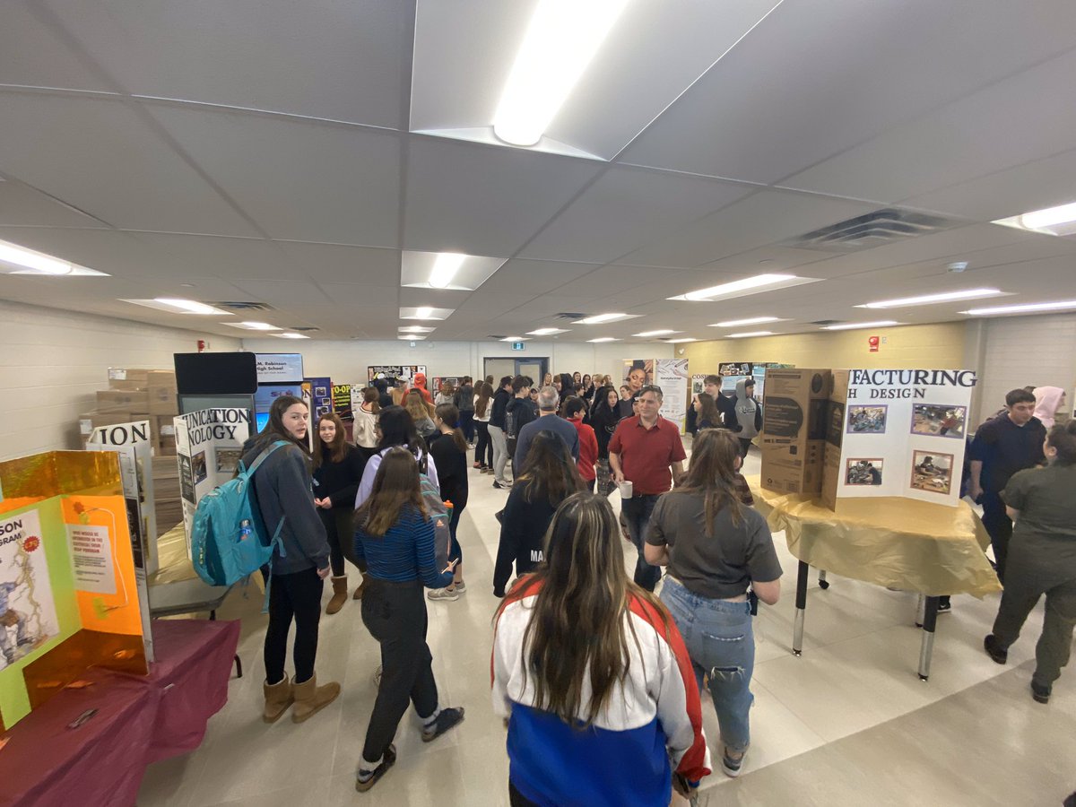 MMRobinsonHS's tweet photo. It is Course Selection Season! Yesterday was a great day of learning & pathway planning as students explored the fabulous opportunities at our MMR Course Selection Fair & Assemblies. #makeinformedchoices https://t.co/05VExp6FtS