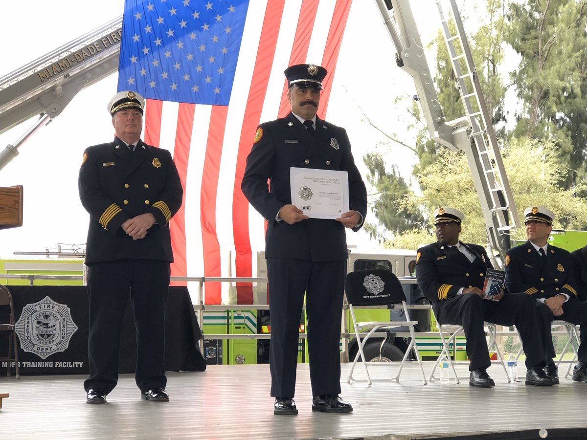 MiamiDadeFire's tweet photo. #MDFR FF Alexio Rodriguez is given an Employee Excellence Award for performing acts exemplifying diligence and his devotion to duty on and off-duty. #MDFRMedalDay https://t.co/zBE9iYa1Pb