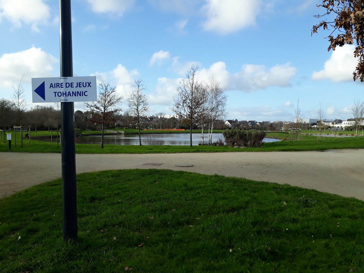 YvesBienvenu's tweet photo. On m'a encore filé le plus grand quartier à boiter... mais avec Jean-Pierre #Rivery on a tout démonté ! #Tohannic
#VannesCestVous #davidrobo #Vannes #Morbihan #Bretagne #Municipales2020 #Elections2020
☀️☀️☀️ before #Ciara https://t.co/fpfLbOdeBo