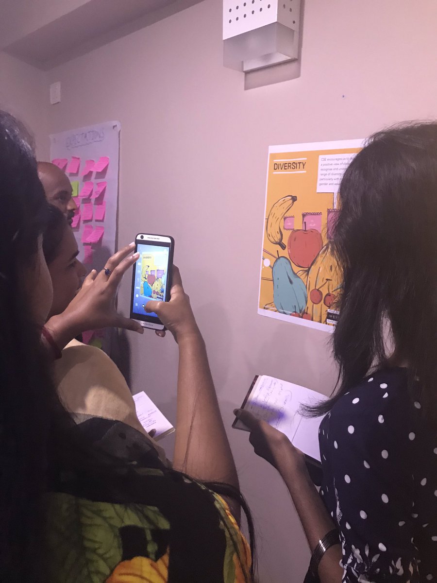 ARROW_Women's tweet photo. #InterSEXionalitySL Workshop participants doing a gallery walk to understand the elements of comprehensive sexuality education #CSE 📖

#SRHRintersectionality #SRHR4All https://t.co/QB41II4uYB