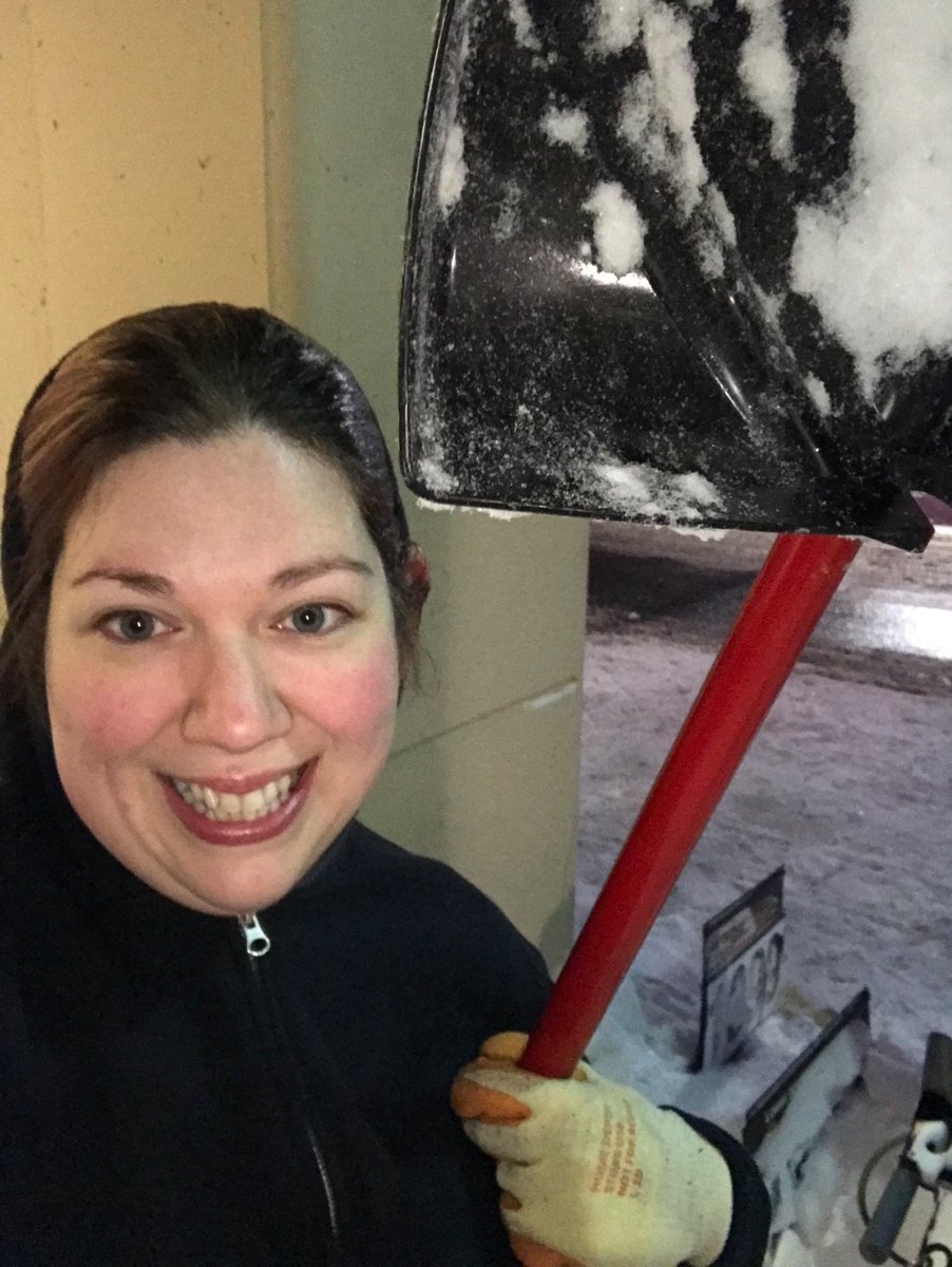 THD_WillistonVT's tweet image. Snowmagedon 2020 !
20” of snow won’t stop Williston 4501! Shoveling under the beautiful full moon with our bunny mascot.
Keeping our associates and customers safe.
#d237strong #whyiworksafe 
@marantes1 @whipplenh @JasonArigoni