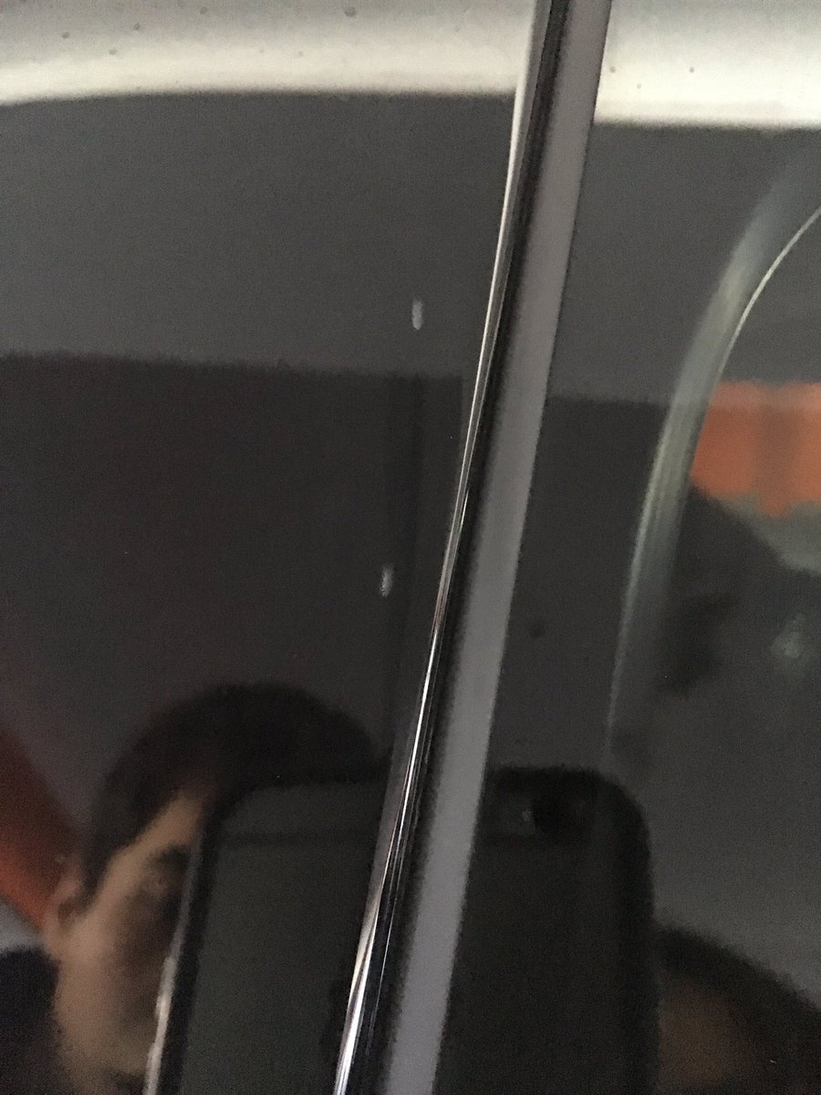FernandaHarten's tweet photo. @SixtDE just letting you know that we found some marks in our rental car that were not recorded in the contract. Munchen airport 14481014 https://t.co/aqedZqHJGW