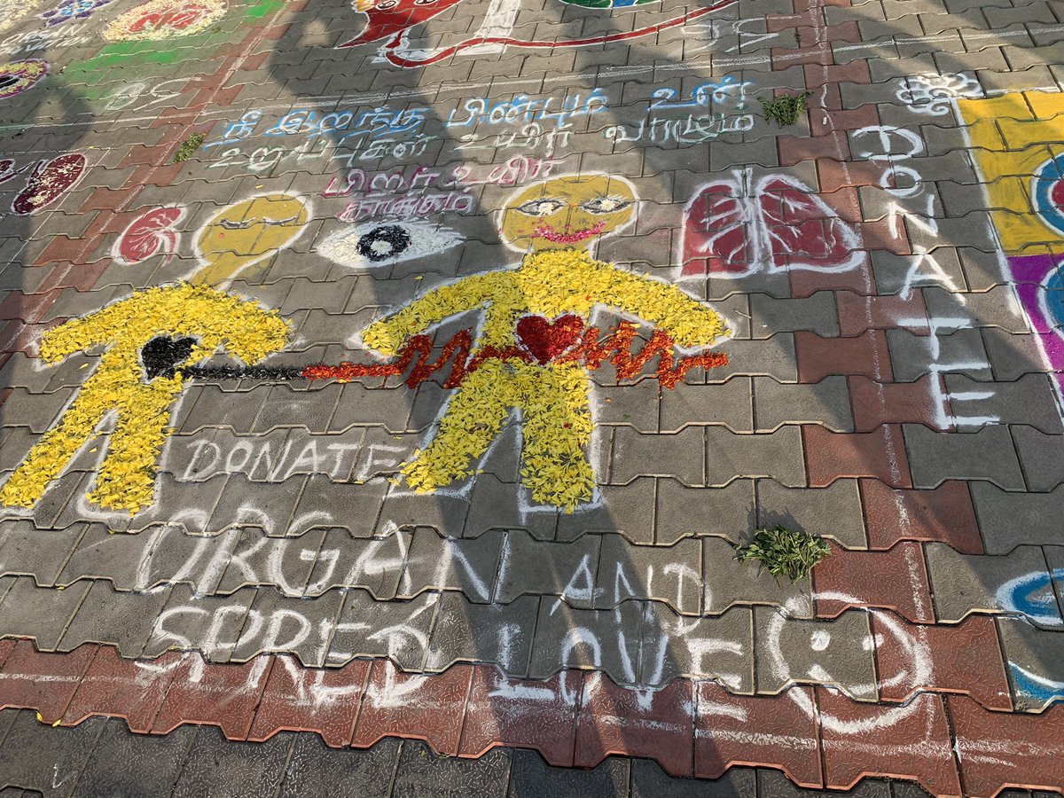 Sunilmed's tweet photo. Rangoli at Metro station Shenoy Nagar in Chennai. Prizes still to be given away. Awaiting results https://t.co/IuCM3iNIFo