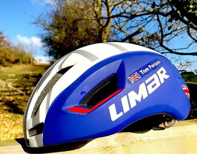 REPOST

Finally put the finishing touch to my @limarhelmetsuk with a bit of personalisation 👌⁣
⁣
#savingwattswithlimar @namesonframes ⁣
⁣
#personalised #cycling #cyclist #triathlon #triathlete #roadbike #instacycling #gb #teamgb
Reposted from <a href="/PA/">PA Media</a>… ift.tt/31GhHdA