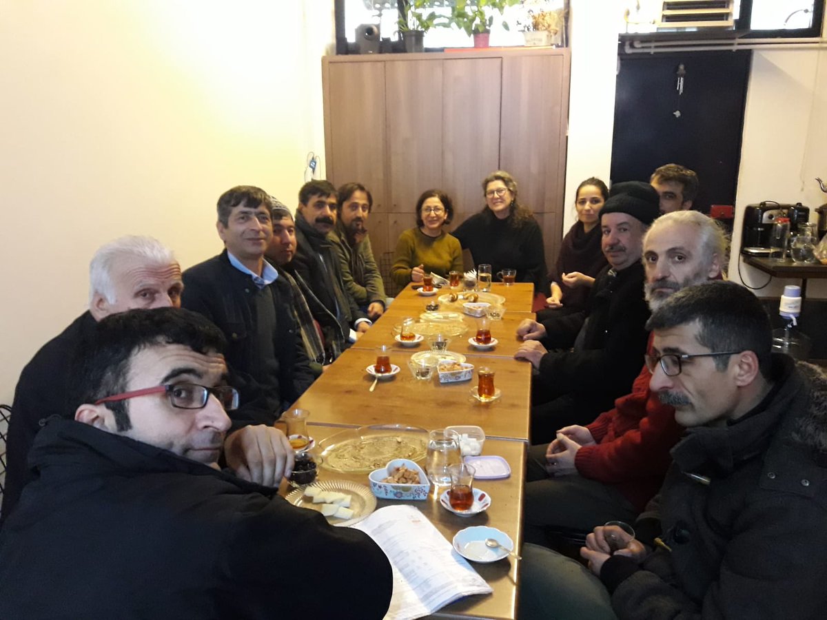 yerdenizkoop's tweet image. Bugün pek çok üreticimiz ziyaretimize geldi ❤ Keyifle sohbet ediyor, hasret gideriyoruz 😉
#yerdenizkoop #yaşamyolukoop #şahinyurdukoop #devrekgüneşikoop #zaybir #defnekadınkoop #kooperatifçilik #dayanışma #yaşamıbirlikteörgütlüyoruz