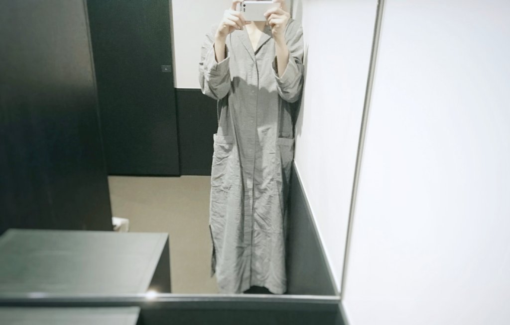 さかかな グッドモーニング Dddホテルのワンピースパジャマがスリット入ってて可愛かった 軽くて着心地良い スリッパがふわふわだった 馬喰横山エリアって 新宿まで30分のアクセスなんだね 知らなかった この広さのベッド 朝食付きで 金曜宿泊