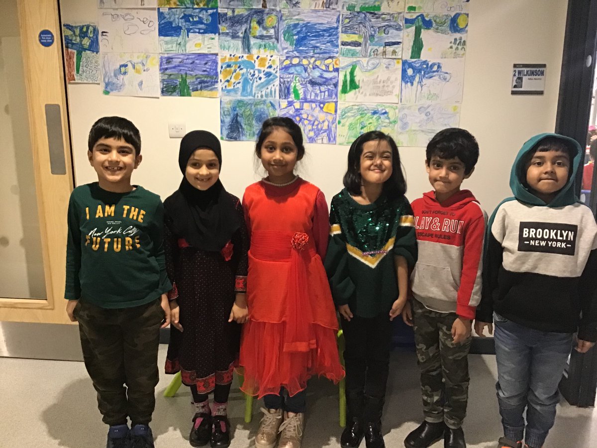 BuildBridgeArt's tweet image. Mushaira Stuff - a few more pics of the @StanleyGrovePA bunnies smashing the 'red and green must never be seen' fashion rule for #MCRMushaira20 #MLD2020 raising money for @Shelter and @Place2Be #PoetryWithPurpose