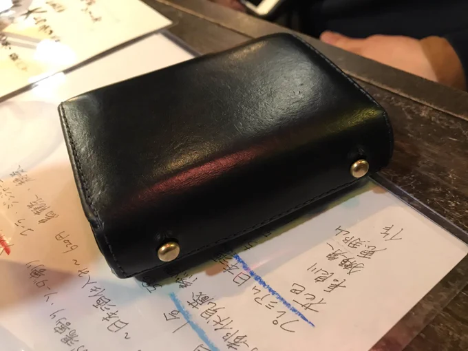 先日の盛岡で飲みに行ったメンバーの1/3がエムピウユーザーで驚いたのだけど、今日の岐阜でもエムピウユーザーに遭遇。この財布使いやすくてお勧めです。 
