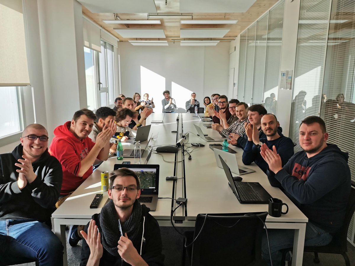 giannipolito's tweet photo. Petit photo d'il y a quelques jours avec toute la team de développeurs à la fin d'une démo client. Ca fait plaisir de travailler avec des personnes aussi motivées😊 @IBMCICEU #IBM https://t.co/l6jkUYa3Wk
