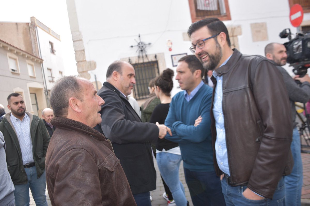 PSOE_Cuenca's tweet photo. Hoy celebramos un encuentro comarcal en El Provencio con compañeros y compañeras de la zona de La Mancha conquense. ¡Gracias a todos por venir! #juntossumamos #PSOE https://t.co/s9NQE0SvcI