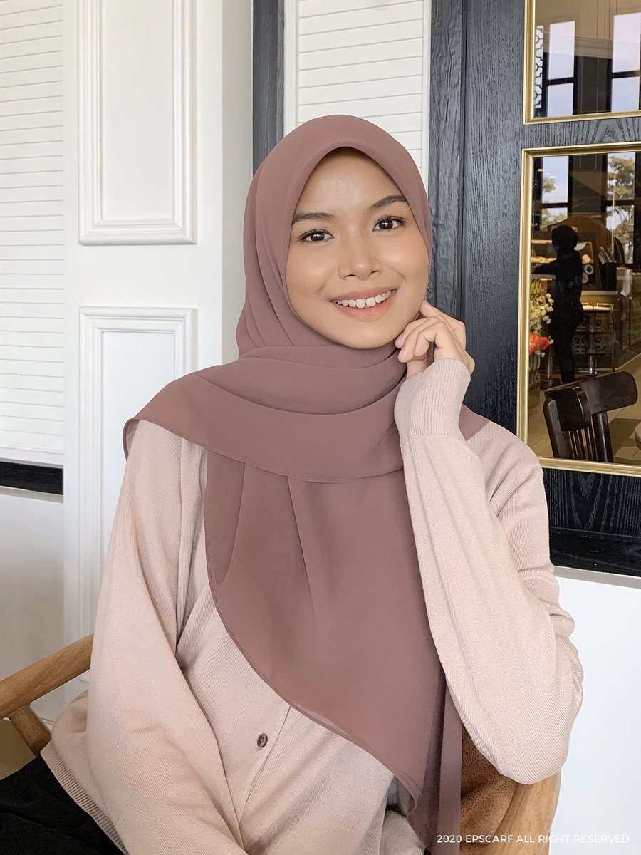 Epscarf's tweet photo. Bawal Melina 😍 https://t.co/Z7oTeULorz